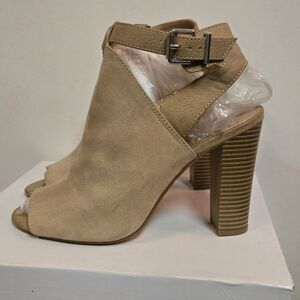 ExpressWomen’s Tan Suede Open-Toe Block Heel Sandal